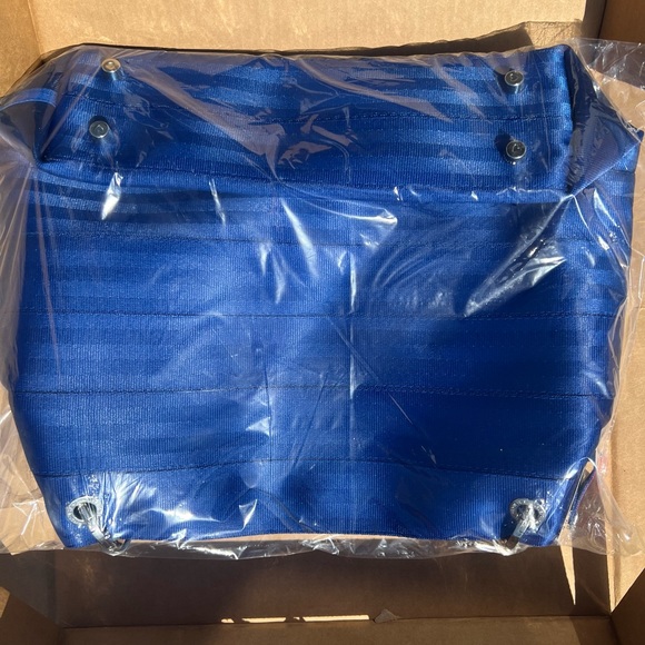 Harvey Seatbelt Seacycle Large Hobo Cobalt. - Picture 2 of 3